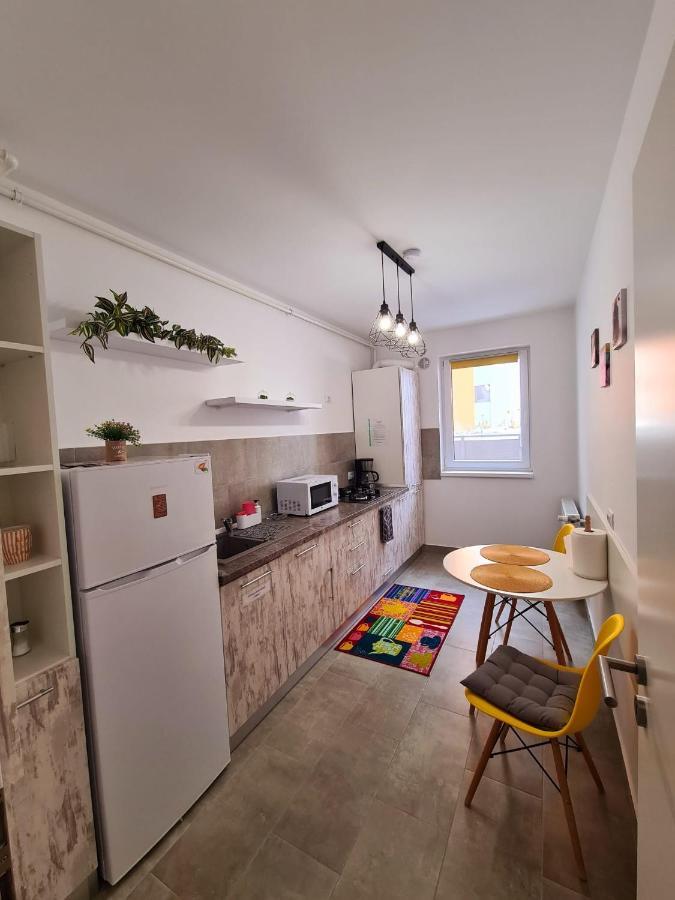 Studio Red Apartment Brasov Luaran gambar