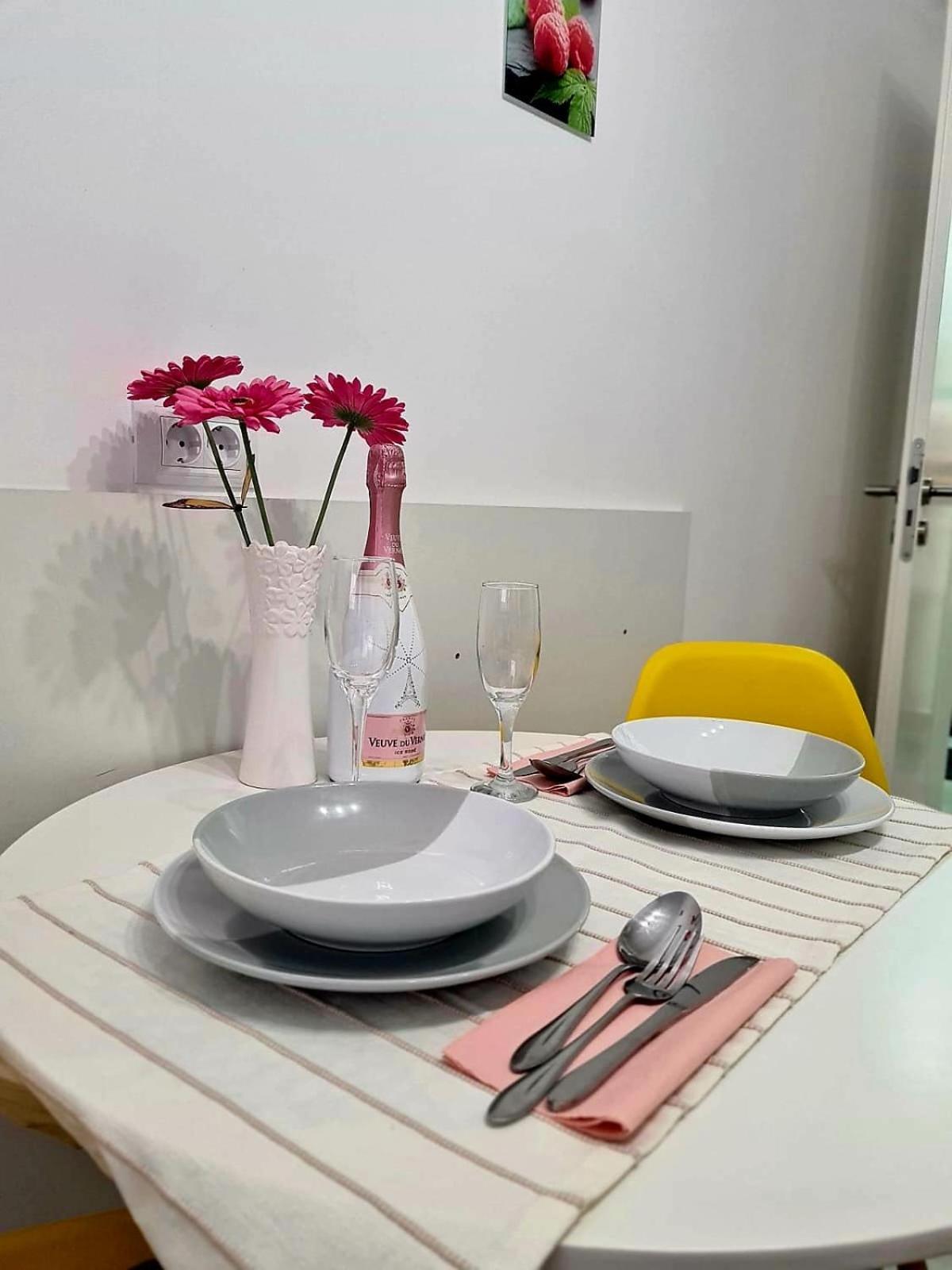 Studio Red Apartment Brasov Luaran gambar